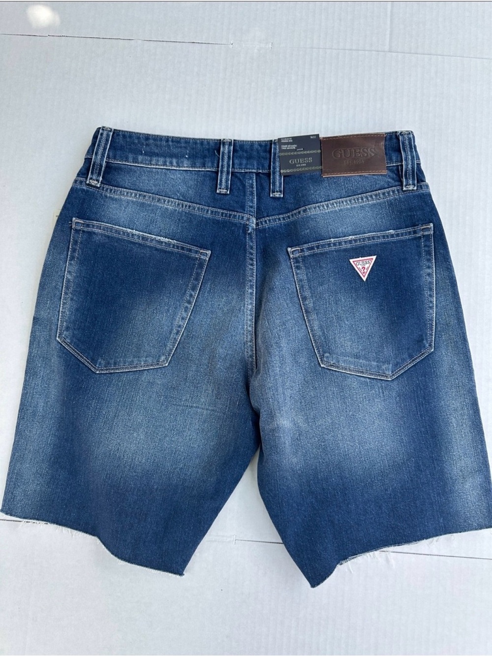 GUESS Men's Indigo Washed Denim Jean Shorts - Picture 2 of 10